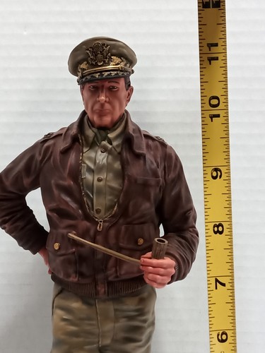 The Collectors Showcase DOUGLAS MACARTHUR Statue 11' tall Museum quality Detail - Picture 15 of 15