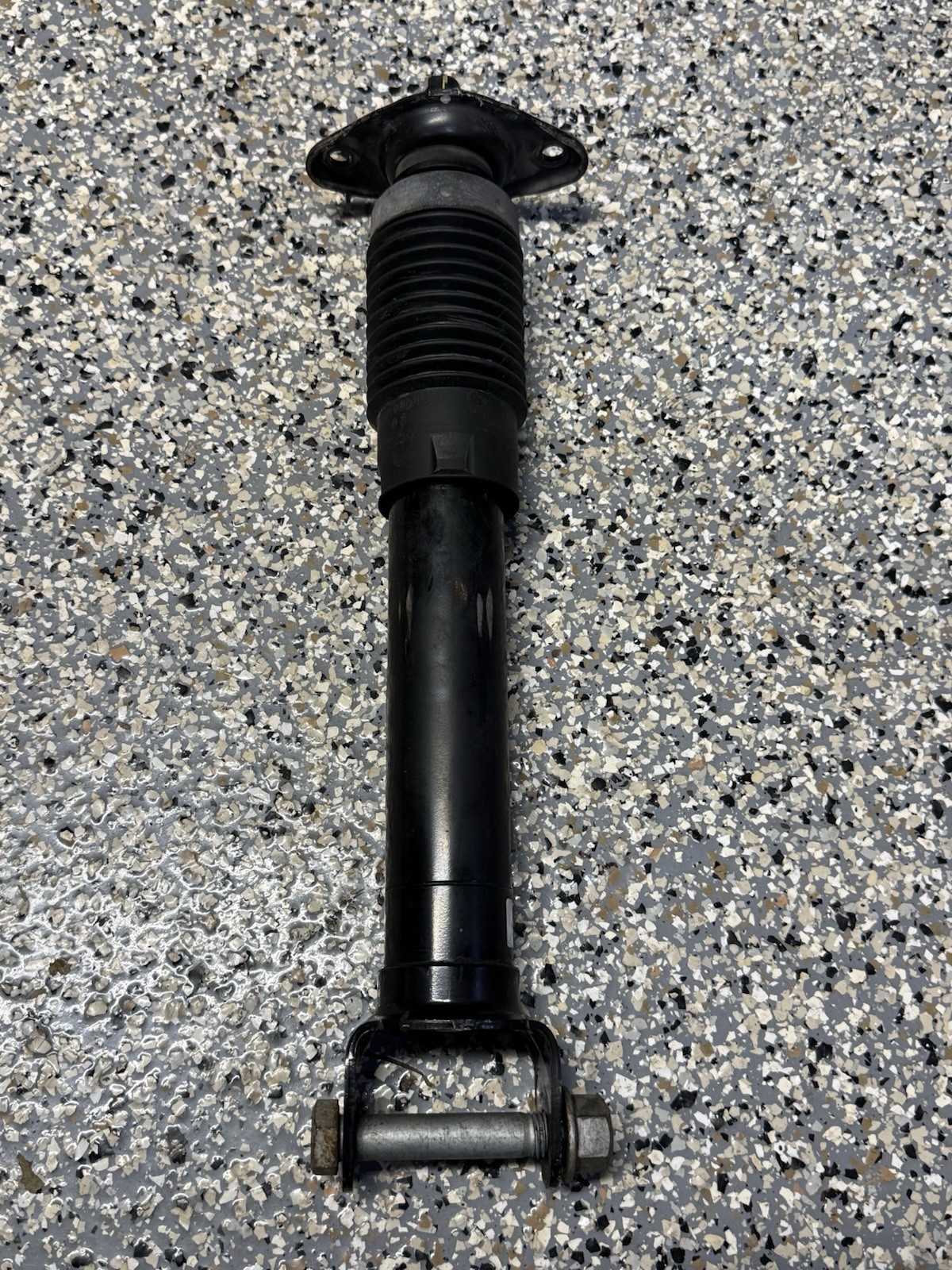 CORVETTE C6 05-13 / CADILLAC XLR 04-09 REAR LEFT SHOCK STRUT ABSORBER, 10357952