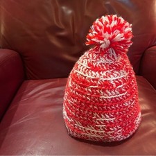 Hand Knitted Cozy Red White Pom-Pom Beanie Apres Ski