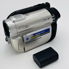 Sony Handycam DCR-DVD650 Camcorder W/Battery