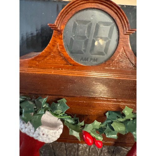 ST. NICK'S CHOICE 7-in Lighted Winter Scene Christmas Decor NIB - Picture 5 of 5