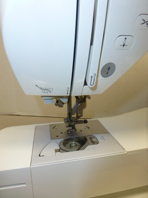 BROTHER PE-770 Embroidery Machine with Lots Of Extras! TESTED & WORKS GREAT