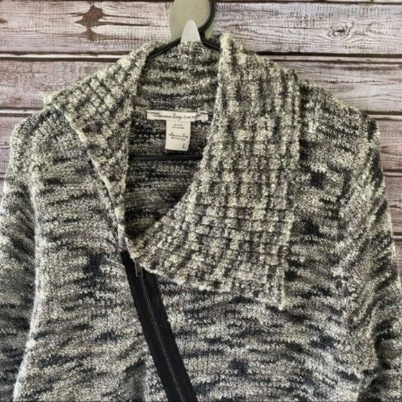 American Rag Women's Sweater Size L Asymmetrical Zip-Up Pockets - Image 3 of 4