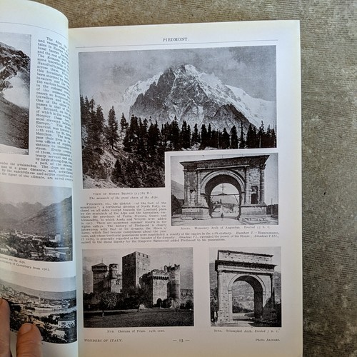 The Medici Art Series Florence Wonders of Italy Fattorusso 1959 Cloth Cover Vtg - Picture 2 of 5