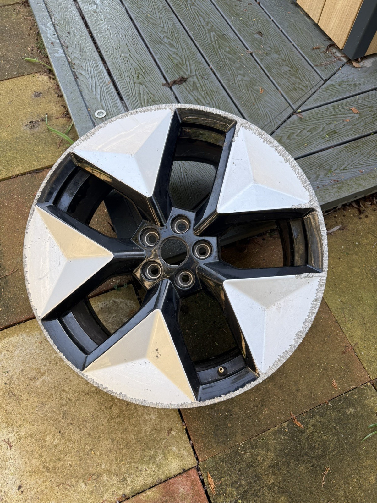 GENUINE  POLESTAR 2   ALLOY WHEEL   8J 20'' ET50 P.N. 32358373