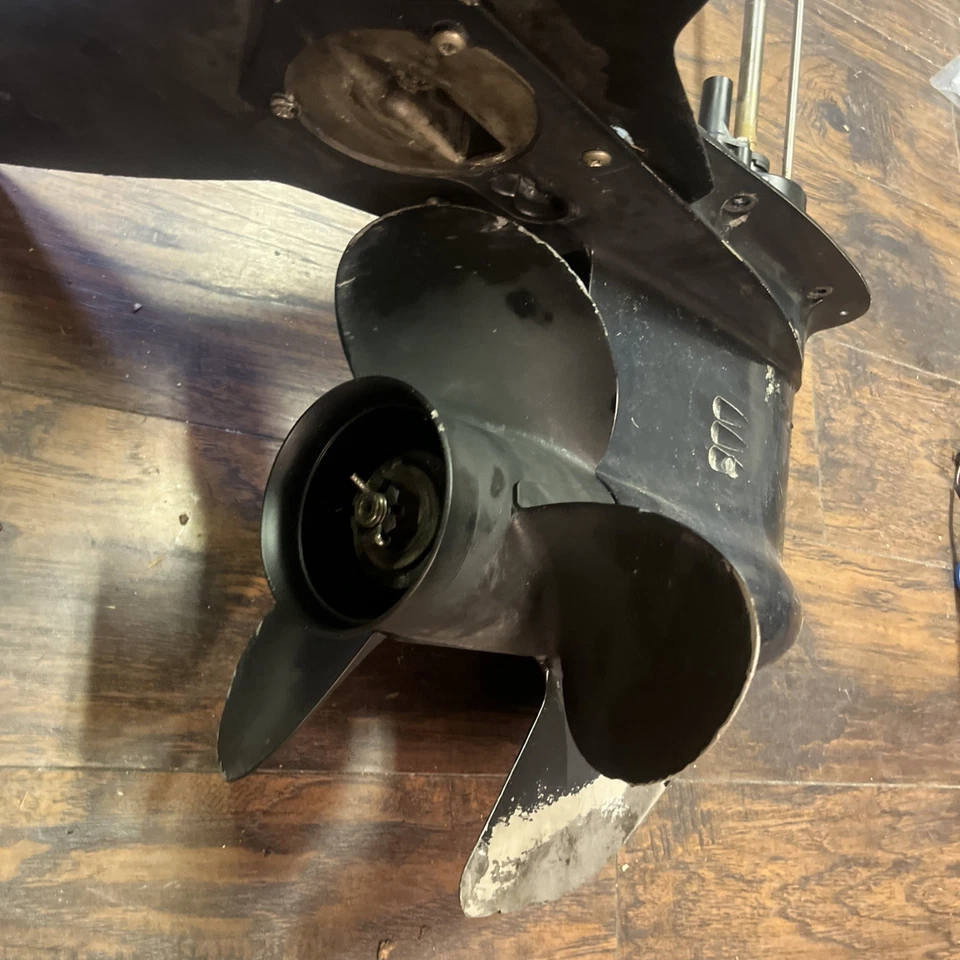 Johnson Evinrude Lower Unit 50 60 70 HP 3 Cylinder 1989-2001 2 Stroke Gearcase - Image 3 of 4