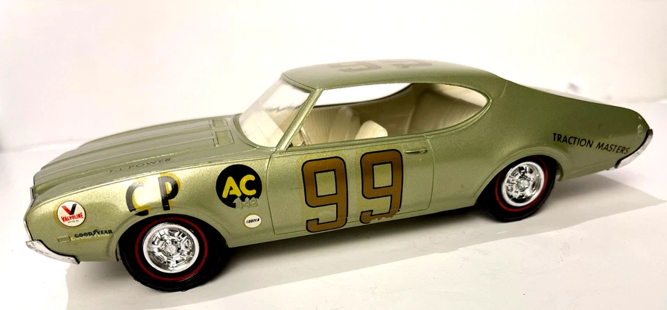 Vintage AMT/C19 Oldsmobile Promo Car 1969 Green Model 1/25 - Image 2 of 4