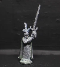 Ral Partha - Paladin w/ Great sword - Metal Miniature 25mm scale - OOP