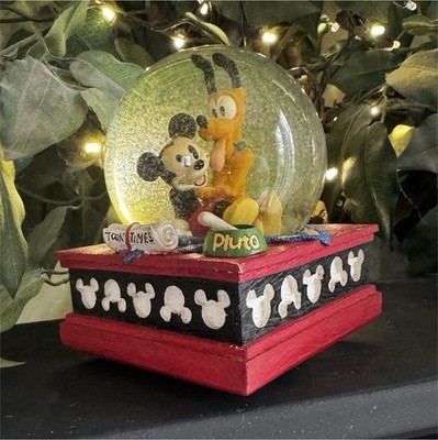 Disney Mickey Mouse & Pluto Snow Globe Music Box 'Best of Friends'