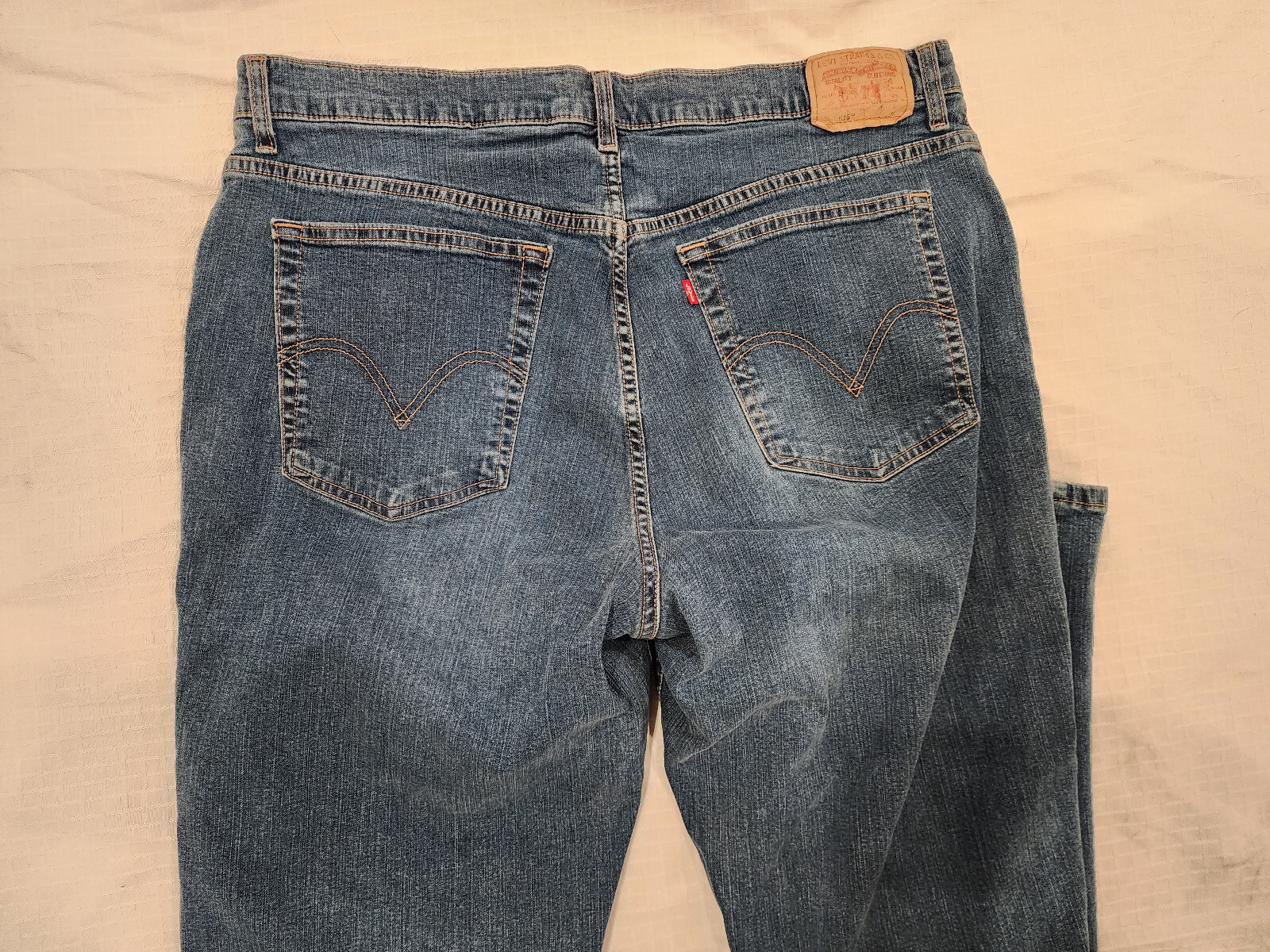 Levi's 515 Nouveau bootcut stretch jeans: medium wash, Women's 20M flattering! thumbnail 4