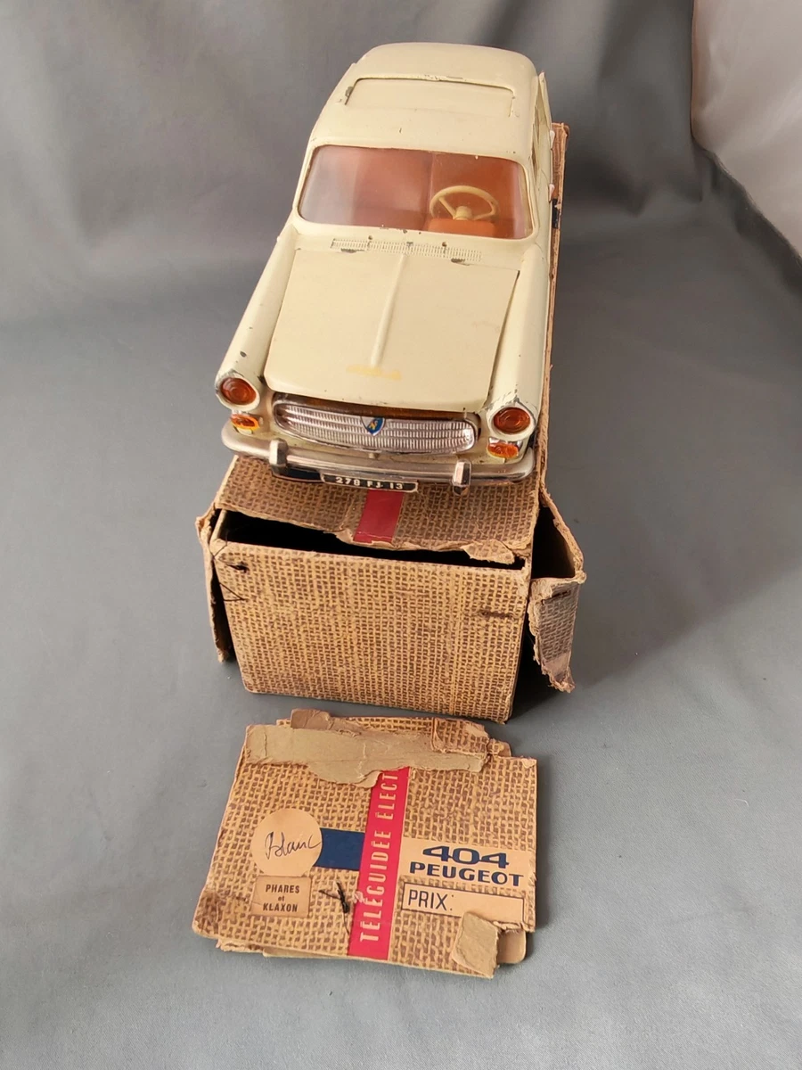 FJ Peugeot 404 Jouet Ancien Miniature Voiture Collection