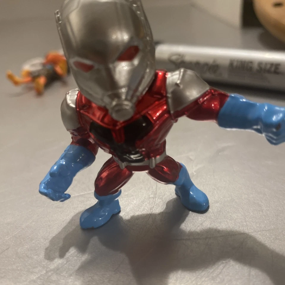 Figura fundida a presión Jada Toys Metalfigs Marvel Avengers Ant-Man Fury M505 O Foto 2 de 4