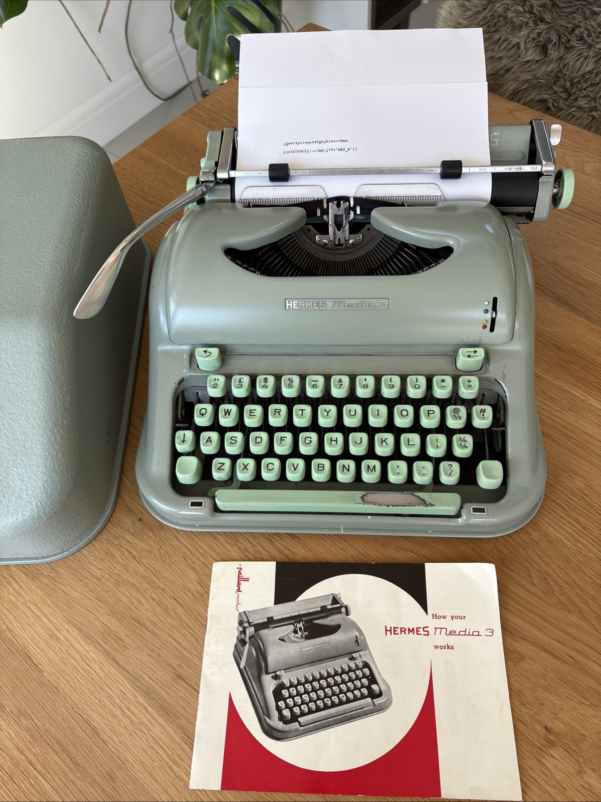 Hermes Media 3 Typewriter ~Switzerland - Working Condition