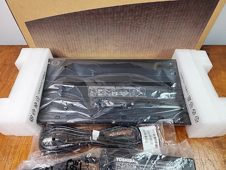 Toshiba Hi-Speed Port Replicator III 120W Model PA5116U-1PRP Open Box New - Image 2 of 4