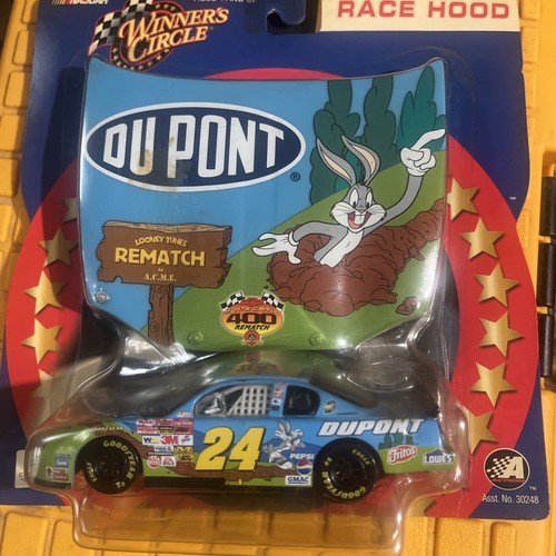 Jeff Gordon 1/32 Dupont Looney Tunes car and hood great condition - Picture 4 of 4