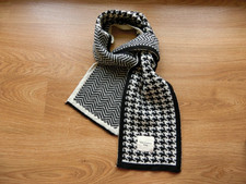 Retro Double Layer Knit Herringbone Dogtooth Scarf in Black & White, 21x150cm
