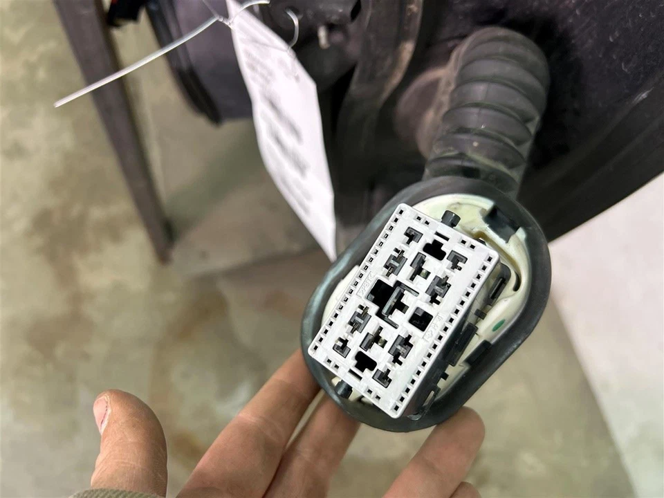 2009-2019 Ford Flex Driver Front Door Assembly PC-J7 PN-AA8Z7420125B OEM — 第 3/4 张图片