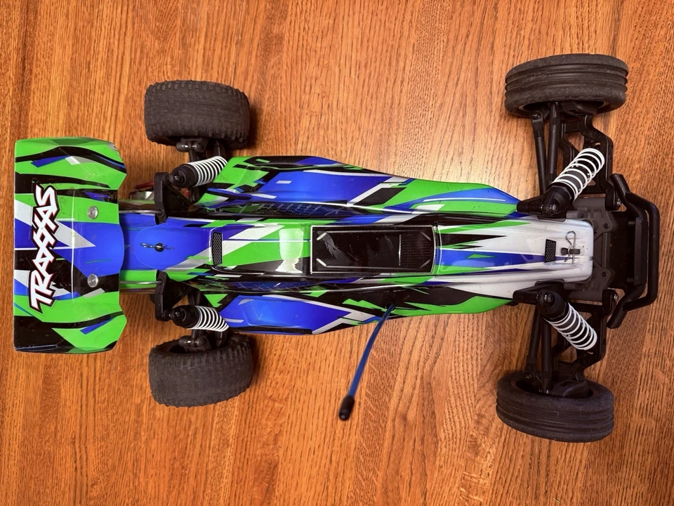 Traxxas Bandit XL-5 con batería 2-S, cargador pico E-Z y juego de neumáticos de calle Foto 2 de 4