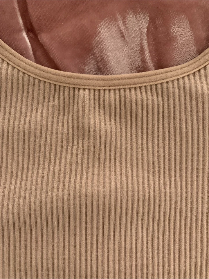 GapBody Seamless LARGE Ribbed Cropped Tank Top Cafe Au Lait NWT Foto 3 de 4