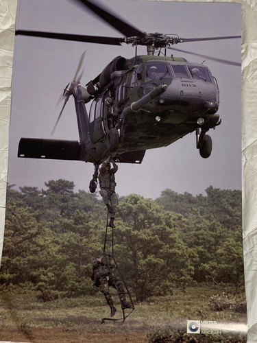 Glossy Color United Technologies Sikorsky Aircraft Poster Troops Action Picture