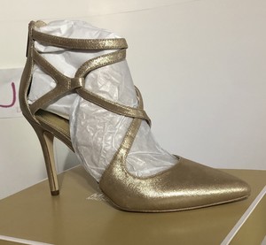 michael kors catia pump