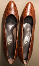 SELBY Women's Shoes Pumps Faux Crocodile 2.5" Heels Size 8 Pointed Toe Brown EUC