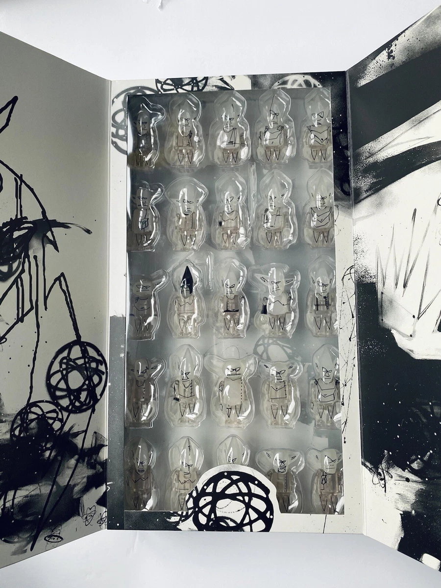 Rare Kubrick: Futura 100% Unkle Kubricks (Deluxe Box Set Of 25). BRAND NEW