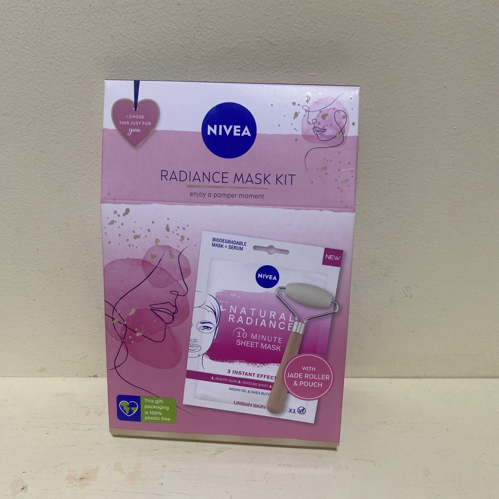 Nivea Radiance Mask Kit  With Jade Roller & Pouch