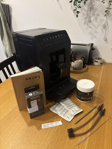 KRUPS Kaffeevollautomat Evidence ECOdesign EA897B (gereinigt/gebraucht Sehr gut)