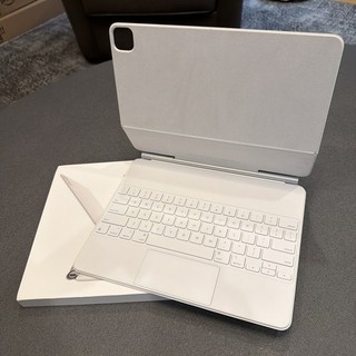 Apple iPad Magic Keyboard A2480 iPad Pro 12.9 NO RESERVE NEW CONDITION!