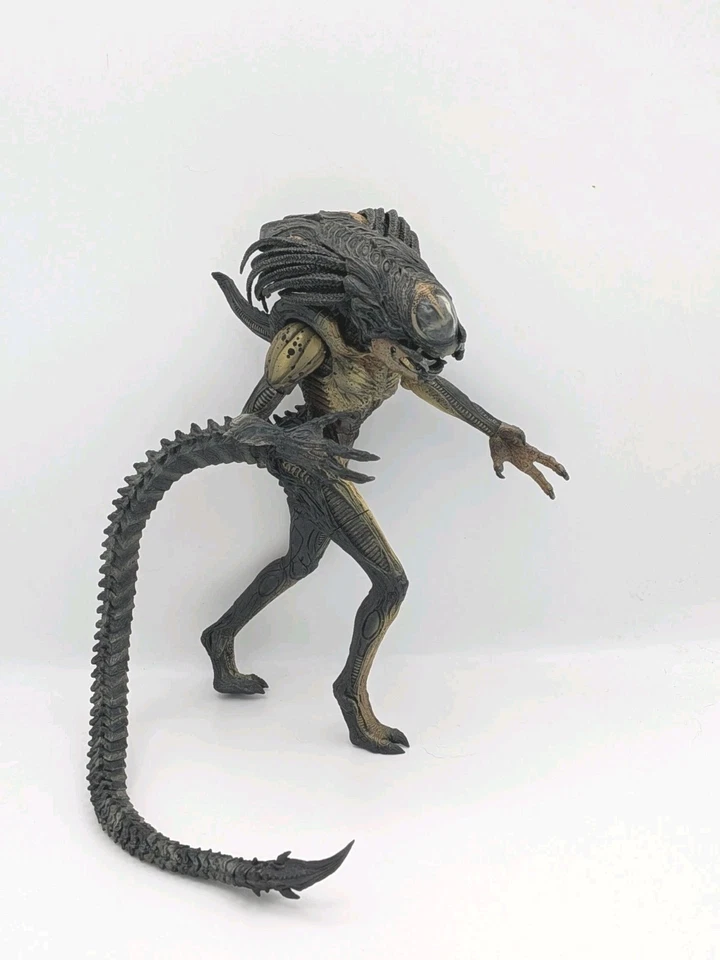 Figura de acción NECA Predalien Alien VS Predator 8 pulgadas rara Foto 2 de 4