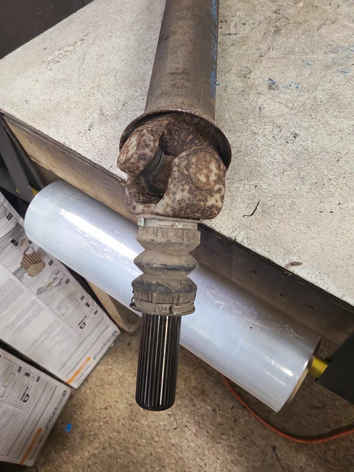 07-14 GMC YUKON DENALI XL 1500 ESCALADE ESV EJE DE TRANSMISIÓN DELANTERO NUEVO ESTILO 6,2 L OEM Foto 3 de 4