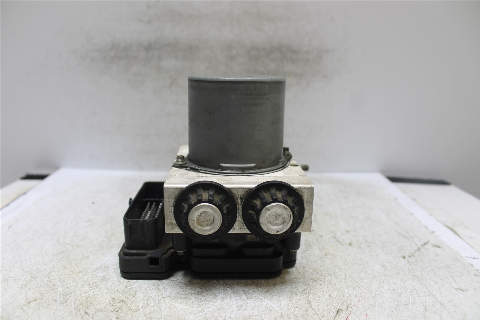 JL142B373AF Ford Expedition 2018 ABS Antilock Brake Pump Control Module