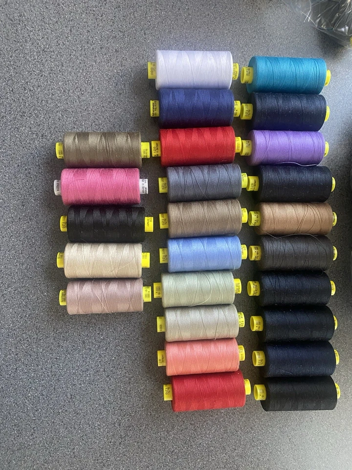 40 gutermann thread set and 129 metal and plastic zippers Zip - Image 2 of 4