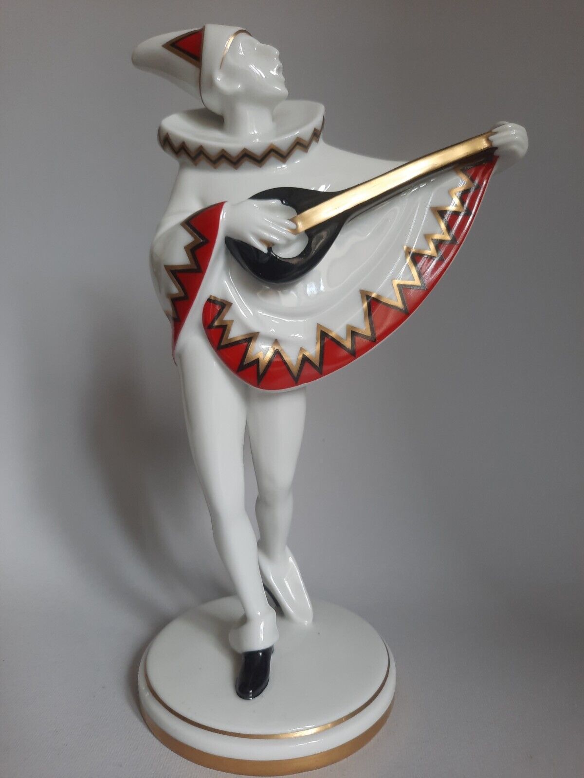 Porcelain figurine Goebel Art Deco "Minstrel"