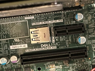 Dell PowerEdge T140 8GB RAM XEON E-2124 PERC H330 RAIDS - NO HD/NO