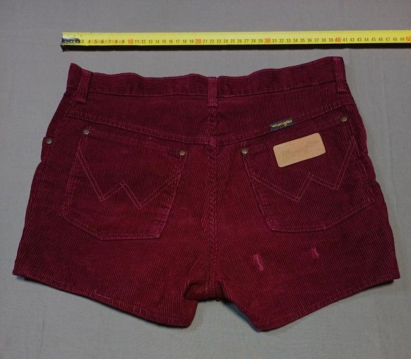 Women Wrangler Shorts Burgundy Velvet 34