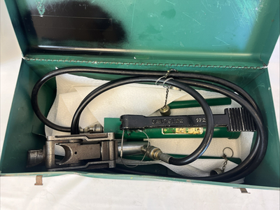 GREENLEE 800 HYDRAULIC CABLE BENDER WITH GREENLEE 1725 HYDRAULIC