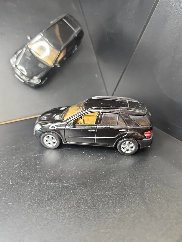 Model 1/43 Mercedes ML500 2008 - Immagine 4 di 4