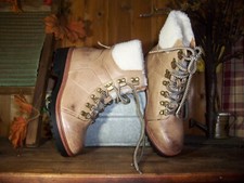 93 VINTAGE WOMENS TAN ANKLE BOOTS SHOES SIZE 6.5 LACE UP FORMAL WINTER FUR TOP