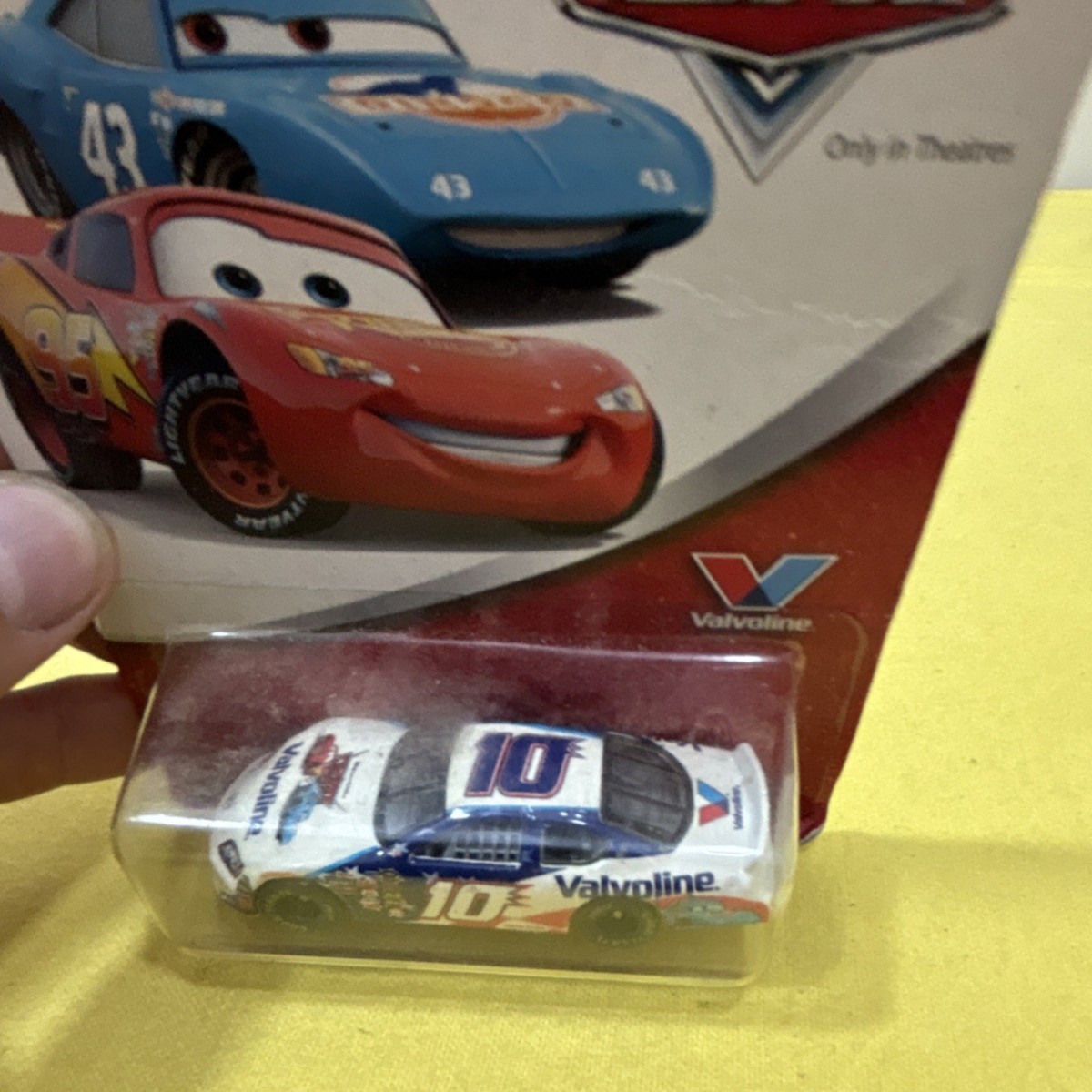 Hot Wheels Disney Pixar Cars Valvoline #10 Scott Riggs NASCAR