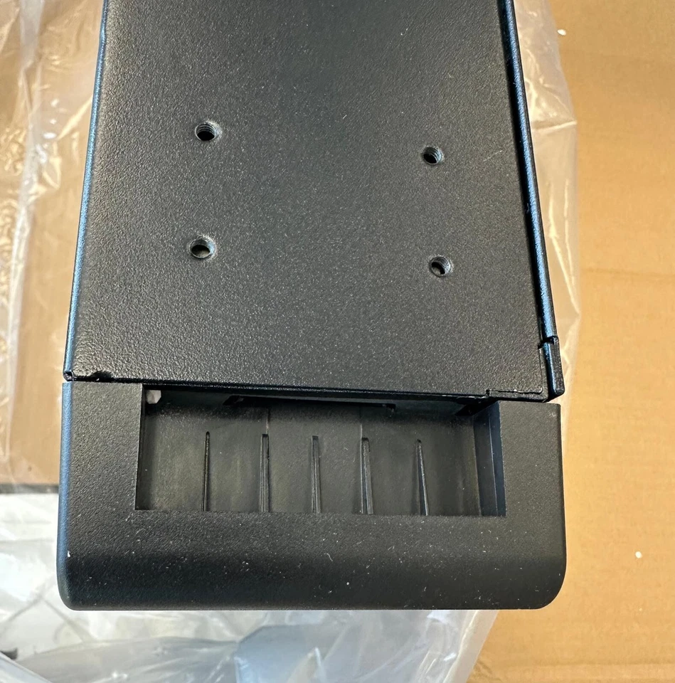 Eaton 9PX 3000 VA Tower Rack Mountable For parts only damaged during shipping - Image 2 of 4