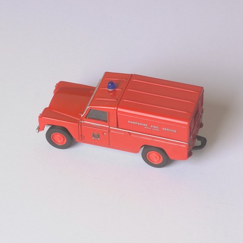 Corgi Fire Support Vehicles 07410 Hampshire Fire Land Rover Closed 1:43 - Picture 17 of 24