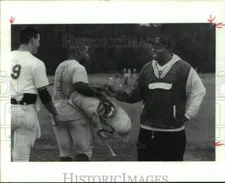 1992 Press Photo Former Huntsville star Ceaser O'Neal greets his teammates