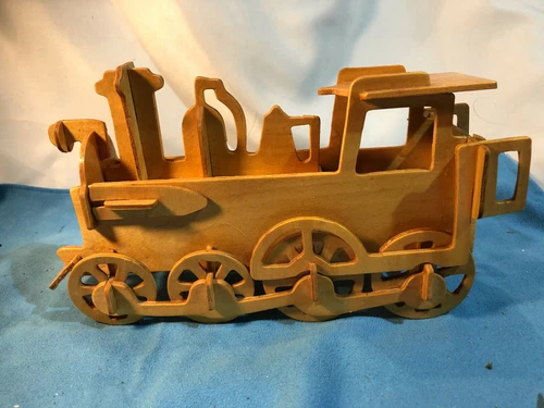Handmade Wooden 3D Model Train - 24.5cm long - 13.5cm high - 8.5cm W