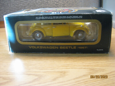 未使用❕1/18 1967 Volkswagen Beetle yat 1/18 1967 VOLKSWAGEN VW BEETLE IN YELLOW BY YATMING ROAD