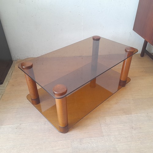 Mesa de centro baja de 1960-70, madera sólida y vidrio ahumado, buen estado - Imagen 2 de 13