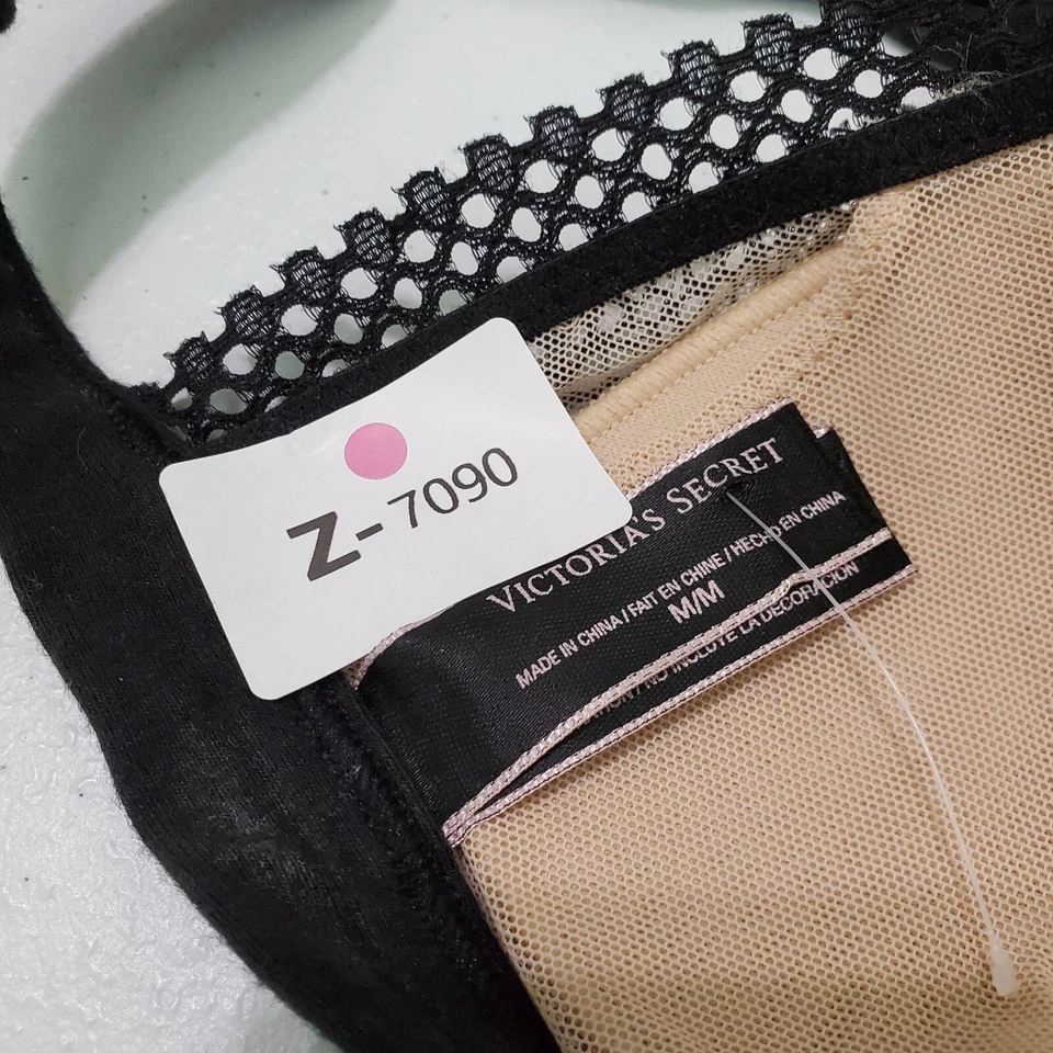 Victoria's Secret Women Bra Medium Black Bralette Lace Wireless Removable Pads - Image 2 of 4