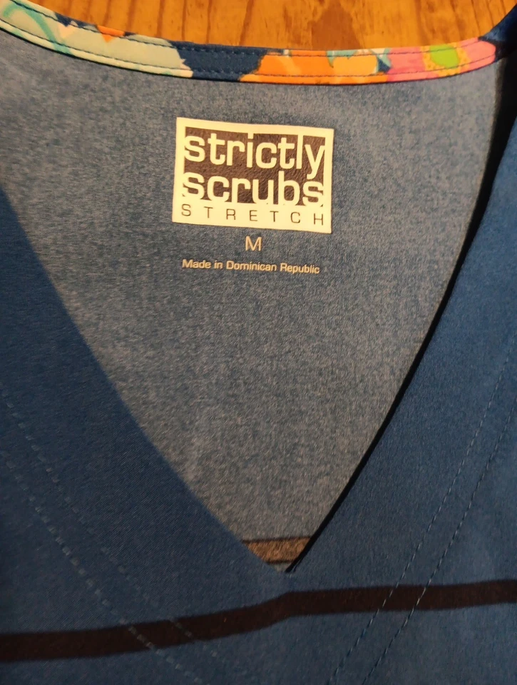 Strictly Scrubs Stretch Top Womens M Blue Floral Stripe V Neck Pockets NWT - Image 2 of 4