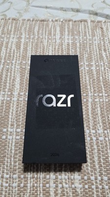 Motorola Razr 2026 5G 256gb, PANTONE Hematite, Unlocked, Excellent